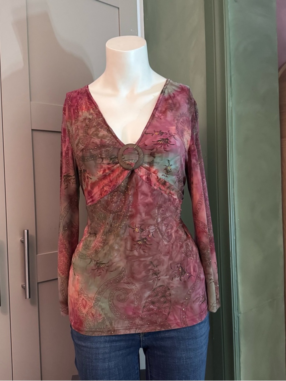 Women’s Long-Sleeve V-Neck Ring-Detail Top in Rose Multi